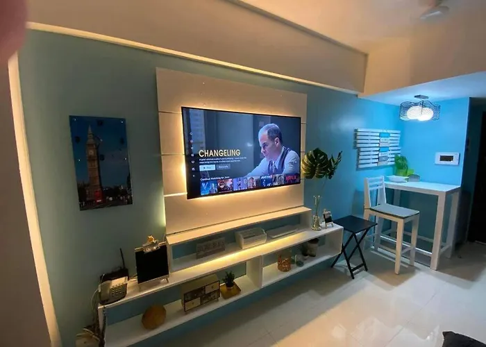 One Palm Tree Villas Near Naia Airport .